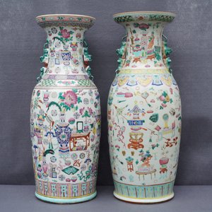 Deux vases en porcelaine de Chine famille rose à décor d'antiquités, 19ème — photo 8
