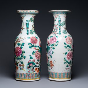 Deux vases en porcelaine de Chine famille rose à décor de phénix et de faisans, 19ème — photo 2