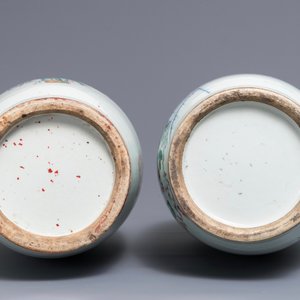 Deux vases en porcelaine de Chine famille rose aux décors doubles, 19/20ème — photo 5