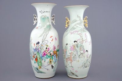 Deux vases en porcelaine de Chine famille rose aux femmes et enfants dans un jardin, 19/20ème