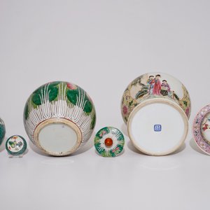 Deux vases en porcelaine de Chine famille rose et un petit pot à gingembre couvert famille verte, 19/20ème — photo 6