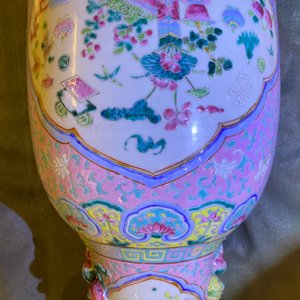 Deux vases en porcelaine de Chine famille rose pour le marché Straits ou Peranakan, 19ème — photo 8