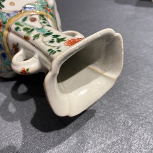 Deux vases en porcelaine de Chine famille verte à décor de qilins, Kangxi — photo 23