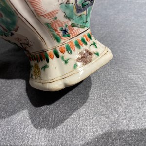 Deux vases en porcelaine de Chine famille verte à décor de qilins, Kangxi — photo 31