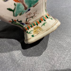Deux vases en porcelaine de Chine famille verte à décor de qilins, Kangxi — photo 32