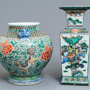 Deux vases en porcelaine de Chine famille verte et wucai, 19ème — photo 2