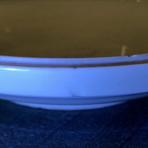 Deux vases en porcelaine de Chine monochrome et une boîte en blanc de Chine de Dehua, 18/19ème — photo 22