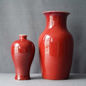Deux vases en porcelaine de Chine monochrome sang de boeuf et flambé, 18/19ème — photo 16