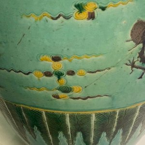 Deux vases et deux plats en porcelaine de Chine famille verte et en bleu et blanc, Kangxi et après — photo 11