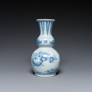 Deux vases et un saladier en faïence de Delft en bleu et blanc à décor chinois, 17/18ème — photo 11