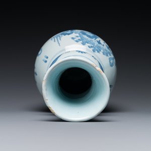 Deux vases et un saladier en faïence de Delft en bleu et blanc à décor chinois, 17/18ème — photo 13