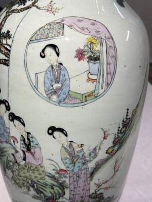Deux vases et une jardinière en porcelaine de Chine famille rose, 19/20ème — photo 13