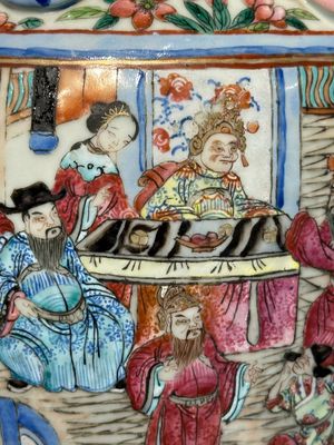 Deux vases et une jardinière en porcelaine de Chine famille rose, 19/20ème — photo 6