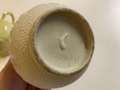 Deux vases et une théière en biscuit émaillé et porcelaine, Chine, 20ème — photo 13
