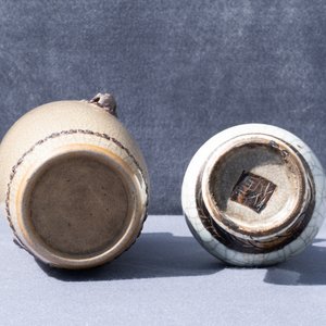 Deux vases, un bol et un plat en porcelaine de Chine craquelé de type ge, 18/19ème — photo 26