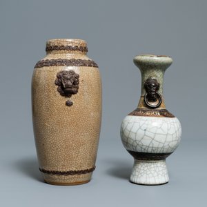 Deux vases, un bol et un plat en porcelaine de Chine craquelé de type ge, 18/19ème — photo 10