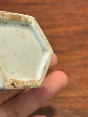 Deux verseuses couvertes en porcelaine de Chine en bleu et blanc, Kangxi — photo 11
