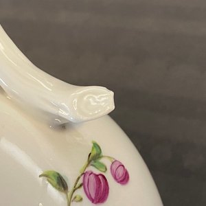 Deux verseuses en porcelaine de Meissen à décor floral, Allemagne, 18/19ème — photo 12