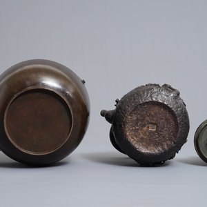 Deux verseuses tetsubin en fonte de fer et bronze, Japon, Meiji, 19ème — photo 7
