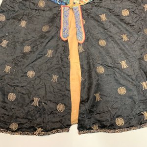 Deux vêtements de femmes en soie brodée, Chine, 19ème — photo 16