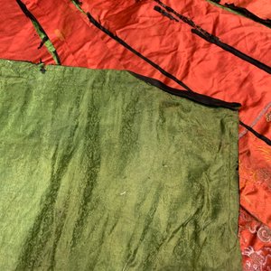Deux vêtements de femmes en soie brodée, Chine, 19ème — photo 25