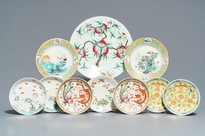 Dix assiettes et plats en porcelaine de Chine famille rose, 19/20ème