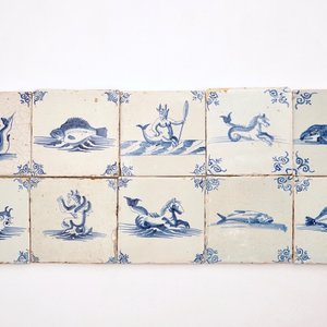 Dix carreaux au monstres marins en faïence de Delft, 17ème — photo 1