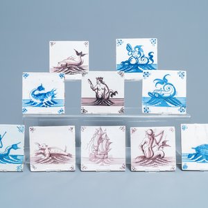 Dix carreaux en faïence de Delft en bleu, blanc et manganèse à décor de monstres marins, 17/18ème — photo 1