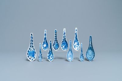 Dix cuillères en porcelaine de Chine en bleu et blanc pour le marché Straits ou Peranakan, 19/20ème