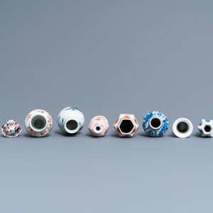 Dix vases en porcelaine en bleu et blanc, famille rose et de style Imari, la plupart Chine, Kangxi et après — photo 6