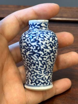 Dix vases et tabatières en porcelaine de Chine en bleu et blanc, 19ème — photo 35