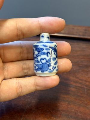 Dix vases et tabatières en porcelaine de Chine en bleu et blanc, 19ème — photo 4