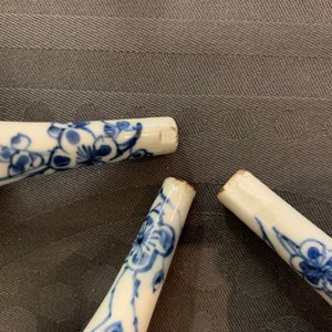 Dix vases miniatures en porcelaine de Chine bleu et blanc, Kangxi — photo 5