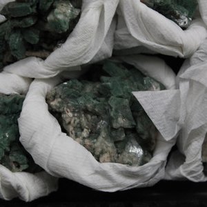 Doos met diverse mineralen en halfedelstenen — foto 1