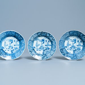 Douze assiettes en porcelaine de Chine en bleu et blanc à décor de 'La romance de la chambre de l'ouest', Qianlong — photo 8
