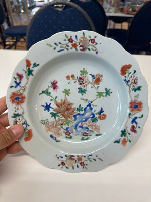 Douze assiettes en porcelaine de Chine famille rose à décor floral, Qianlong — photo 10