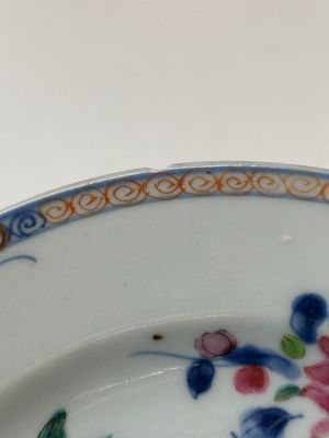 Douze assiettes en porcelaine de Chine famille rose à décor floral, Qianlong — photo 27