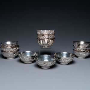 Douze bols en argent à décor de phénix et dragons, Chine, République — photo 1