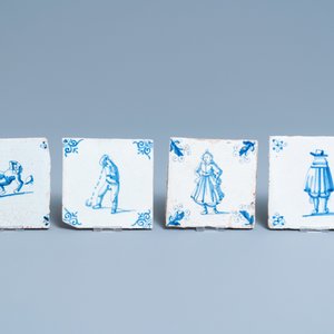Douze carreaux en faïence de Delft en bleu et blanc à décor de figures, 17ème — photo 4