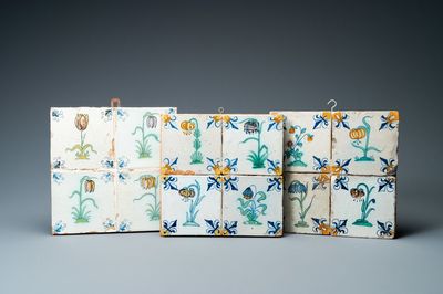 Douze carreaux en faïence de Delft polychrome à décor de fleurs, 17ème