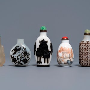 Douze tabatières de matériaux divers, Chine, 20ème — photo 2