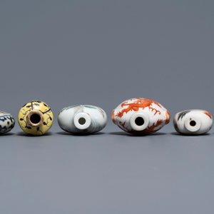 Douze tabatières en porcelaine de Chine famille rose et verte, 19/20ème — photo 4