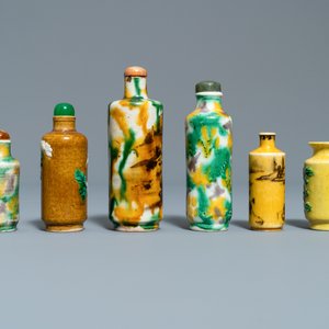 Douze tabatières en porcelaine de Chine monochrome et sancai, 19/20ème — photo 11