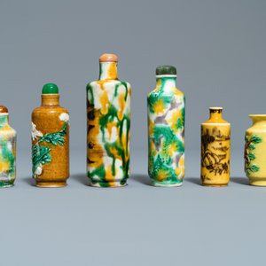 Douze tabatières en porcelaine de Chine monochrome et sancai, 19/20ème — photo 10
