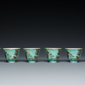 Douze tasses à vin de type Dayazhai en porcelaine de Chine à décor en grisaille sur fond turquoise, marque Yong Qing Cang Chun 永慶長春, Guangxu — photo 11