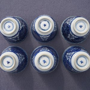 Douze tasses et soucoupes en porcelaine de Chine bleu et blanc, 19ème — photo 19