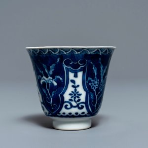 Douze tasses et soucoupes en porcelaine de Chine bleu et blanc, 19ème — photo 5