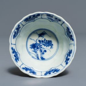 Douze tasses et soucoupes en porcelaine de Chine bleu et blanc, Kangxi/Qianlong — photo 9