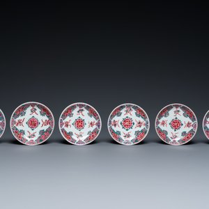 Douze tasses et soucoupes en porcelaine de Chine en bleu, blanc et famille rose, Kangxi/Yongzheng — photo 2