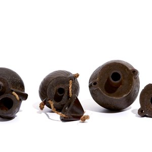 Drie bewerkt houten Bakongo kruit- of poederdozen, D.R. Congo, begin 20e eeuw — foto 6